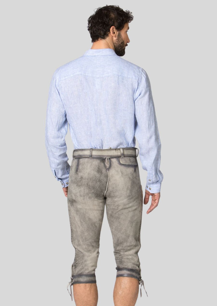 Owning bundhosen isn't just about fashion; it's about joining a legacy. These iconic trousers connect you to a rich cultural heritage in Bavaria.