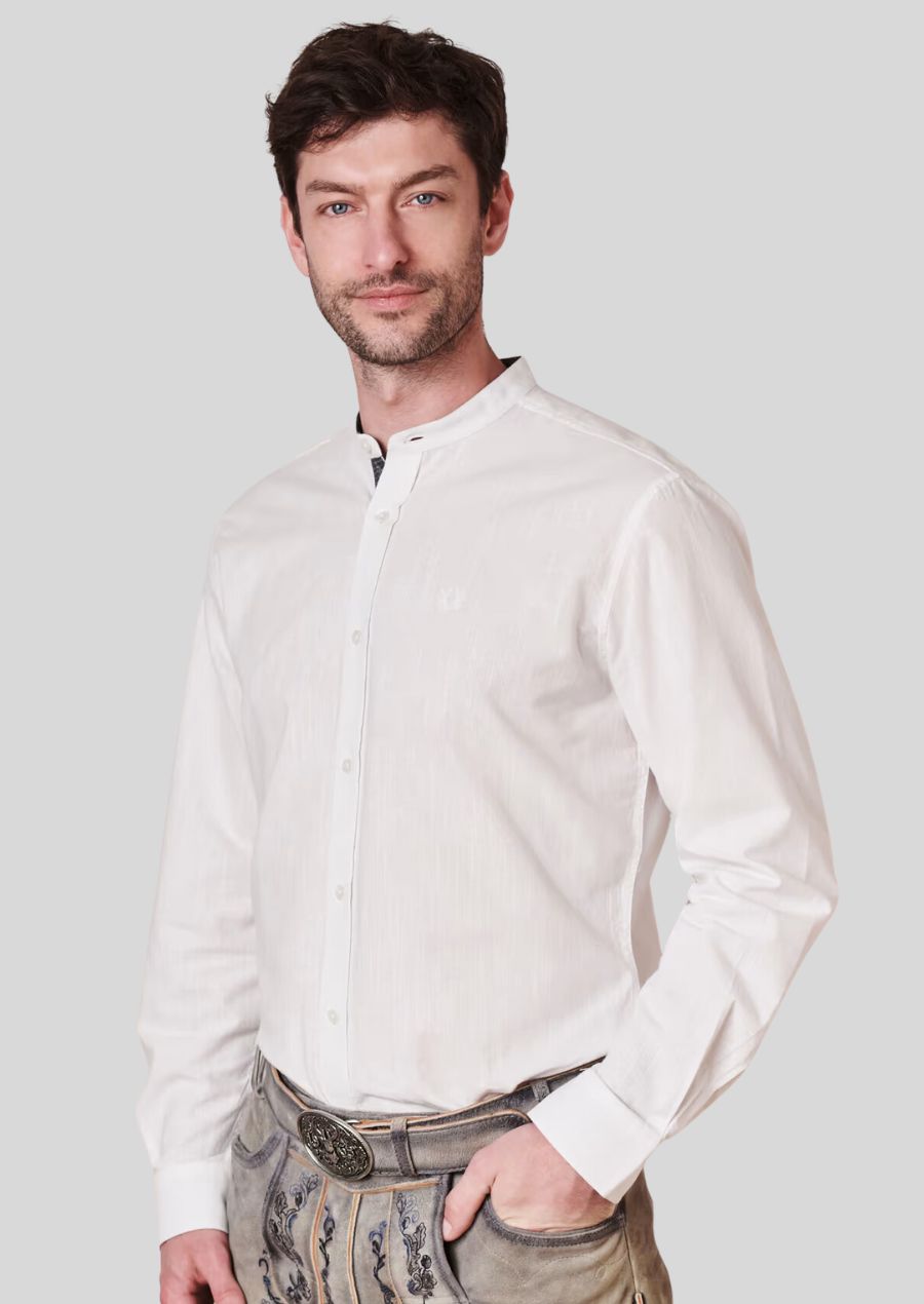 Oktoberfest Ready: Men's White Trachten Shirt with Alpine Pleats: Positions the shirt as a perfect choice for the festive occasion and mentions the German word "Trachten" for authenticity.