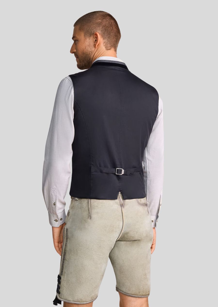 Luxurious Trachten Vest – Perfect for Oktoberfest