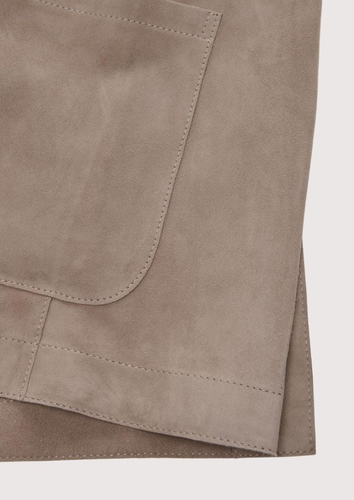 Timeless Men’s Trachten Jacket with button details, ideal for Oktoberfest, weddings, and formal Bavarian celebrations.
