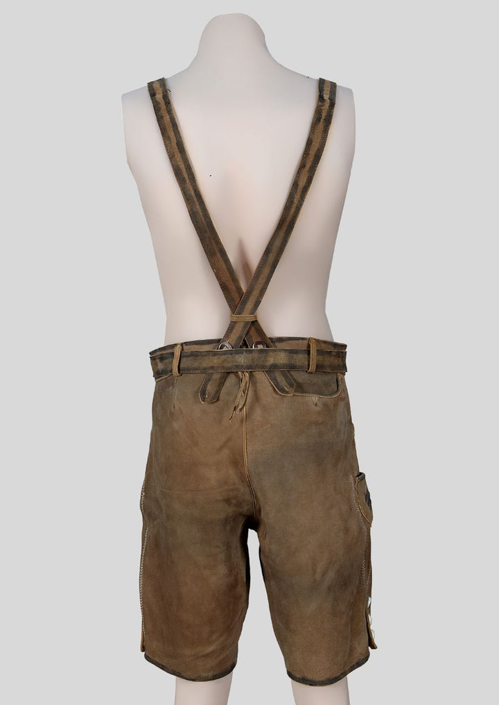 Look for details like knife pockets, side pockets, and possibly adjustable waistbands for a practical and comfortable fit.