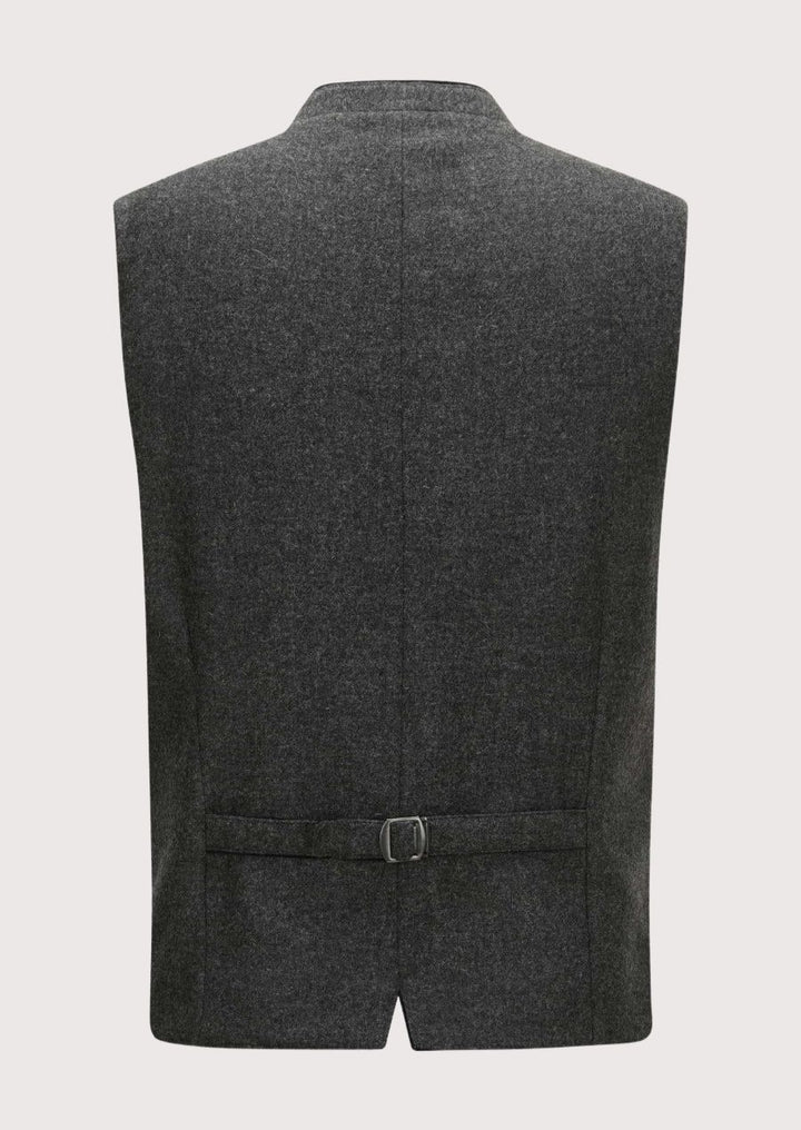 Men’s Trachten Vest with elegant velvet trim and silver-tone buttons, ideal for Oktoberfest and traditional Bavarian wear.